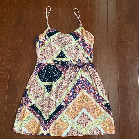 H&M Divided Mini Dress with Triangle Cutouts - Picture 7 of 11